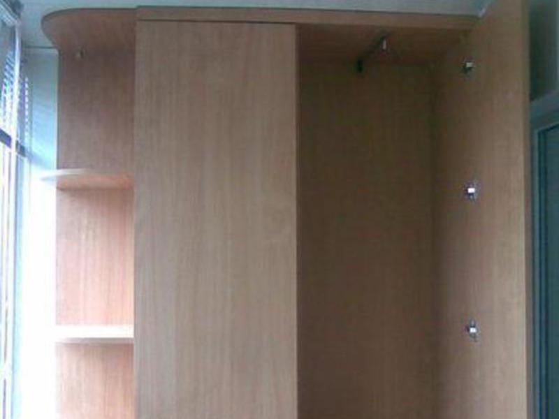 Готовый шкаф на балконе Готовый балконный шкаф