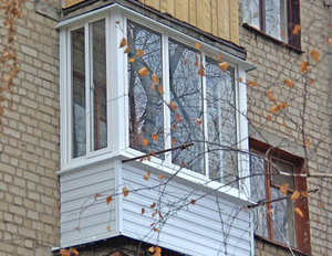 Как самим застеклить балкон