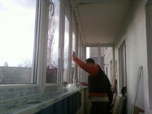 Как правильно выбрать материалы для остекления балкона