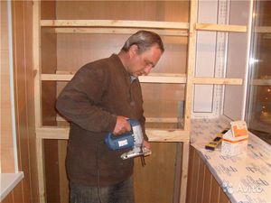 Как выбрать габариты шкафа на балконе